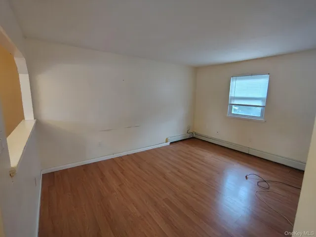 $2,800 | 122 West 1st Street, Deer Park, NY 11729