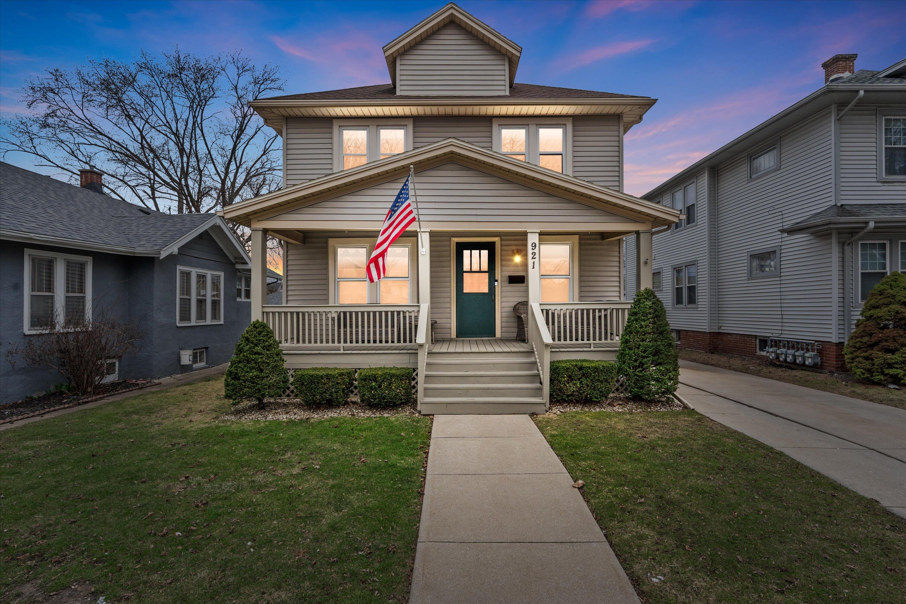921 Blaine Avenue Racine, WI 53405 - Photo 1 of 1 Exterior
