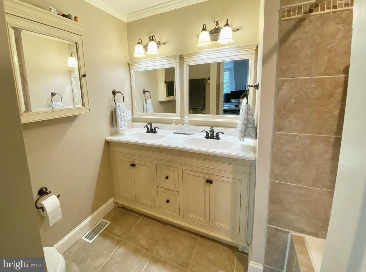 8707 Spring Brook Way Odenton, MD 21113 - Photo 12 of 25 Gallery Image 12