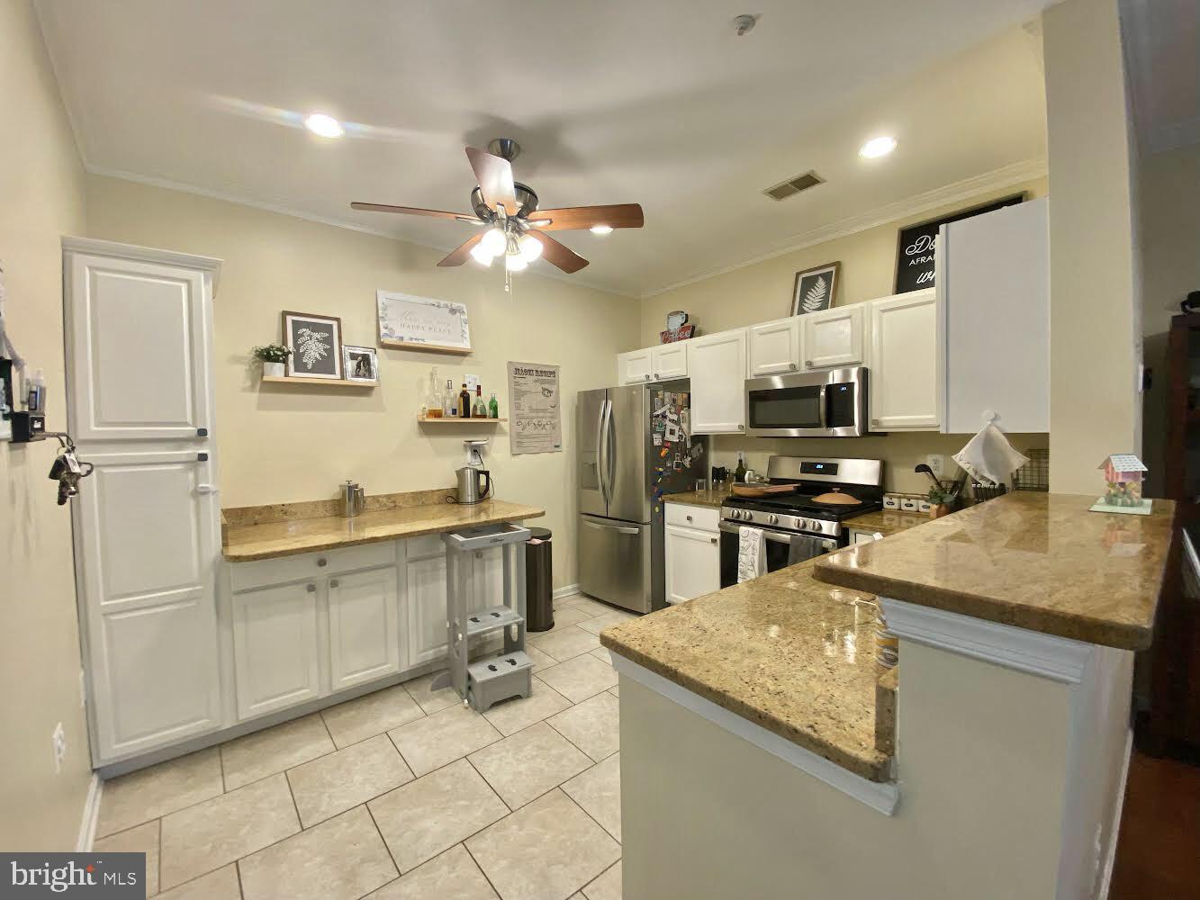 8707 Spring Brook Way Odenton, MD 21113 - Photo 5 of 25 Gallery Image 5