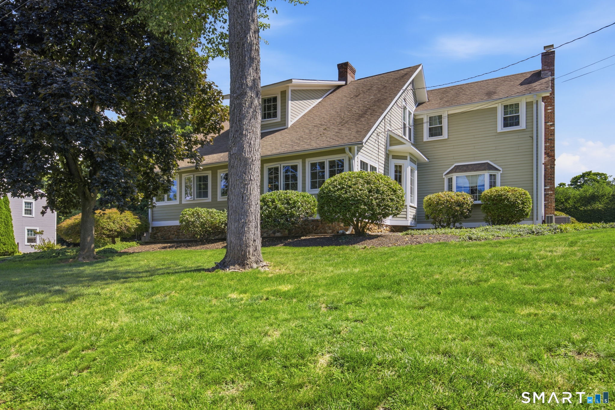 24 Ridgeway Street Newington, CT 06111 - Photo 1 of 40 Gallery Image 1