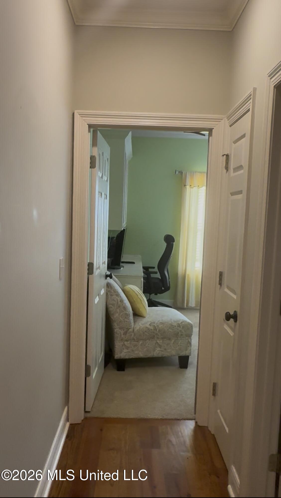 620 Turnberry Lane Ridgeland, MS 39157 - Photo 12 of 30 Hallway leading to 3 bedrooms