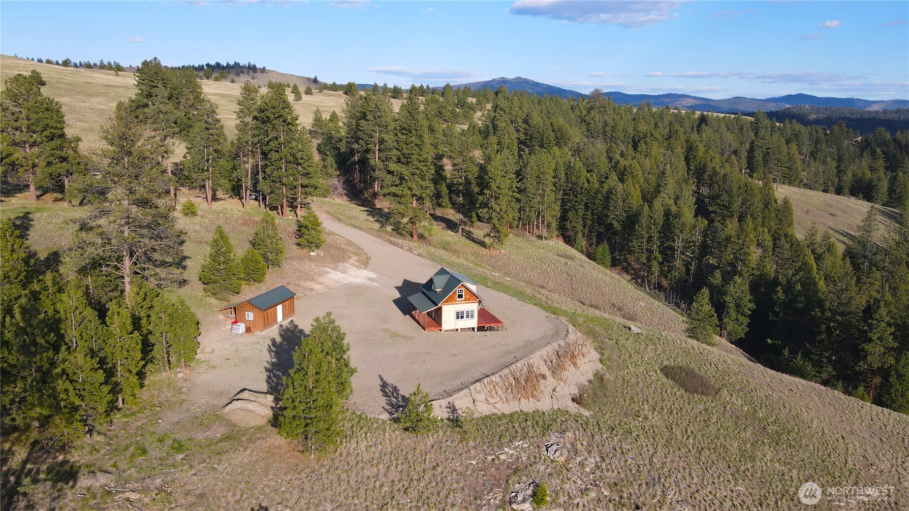 24 Greer Road Oroville, WA 98844 - Photo 2 of 34 Gallery Image 2