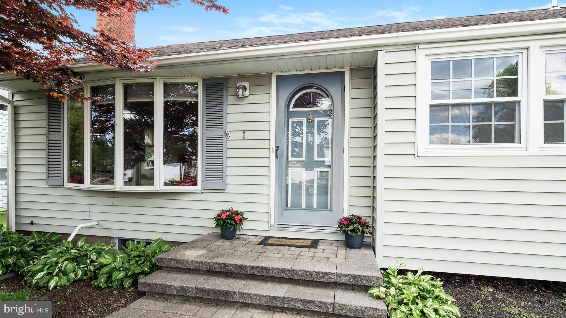 7 Constance Drive Hamilton, NJ 08620 - Photo 3 of 32