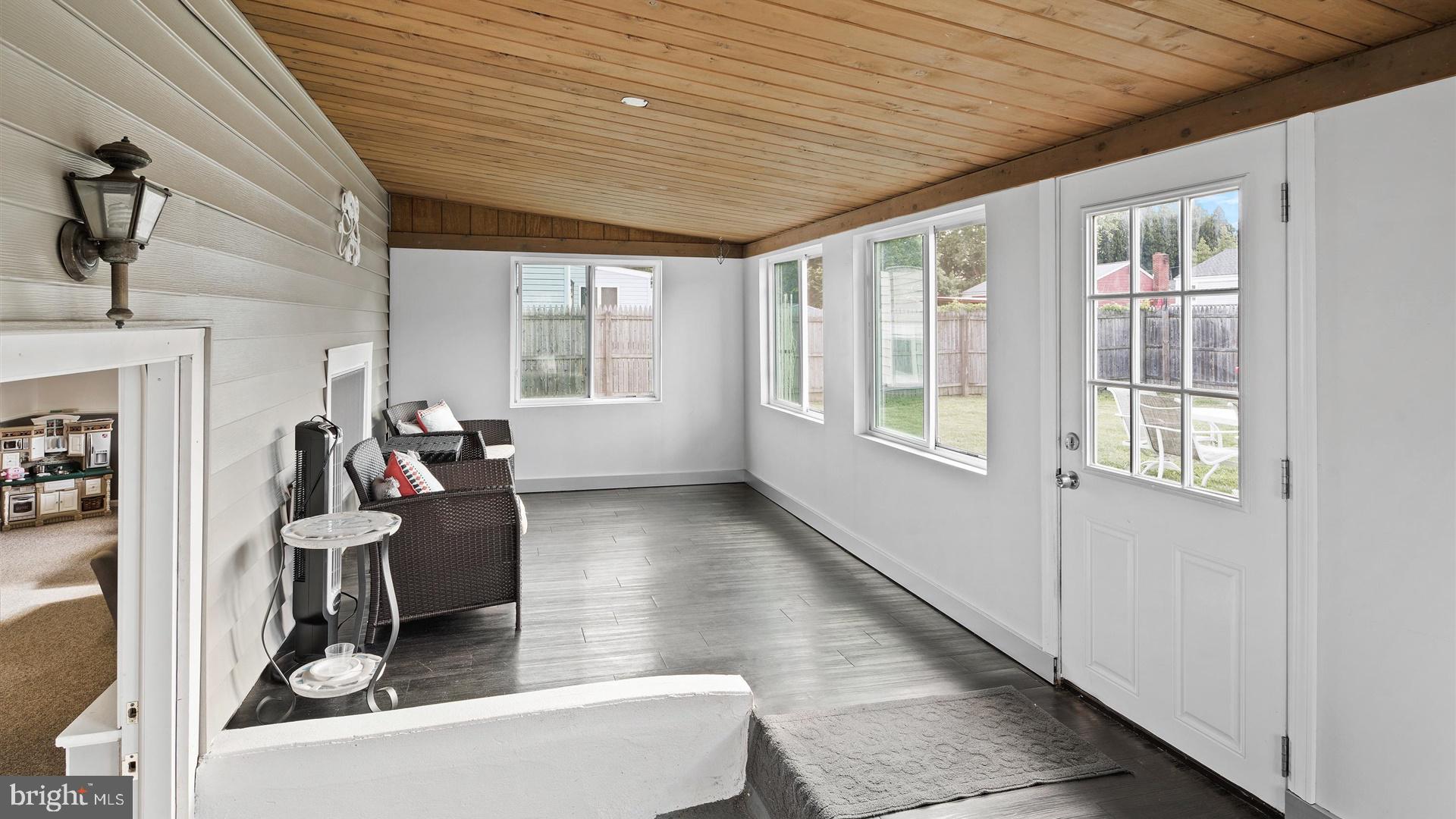 7 Constance Drive Hamilton, NJ 08620 - Photo 25 of 32 3-Seasons Newly Upgraded Sunroom