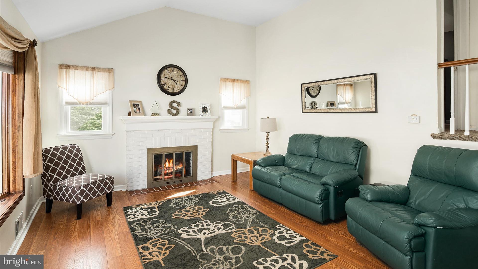 7 Constance Drive Hamilton, NJ 08620 - Photo 4 of 32 Living Room with Vaulted Ceilings