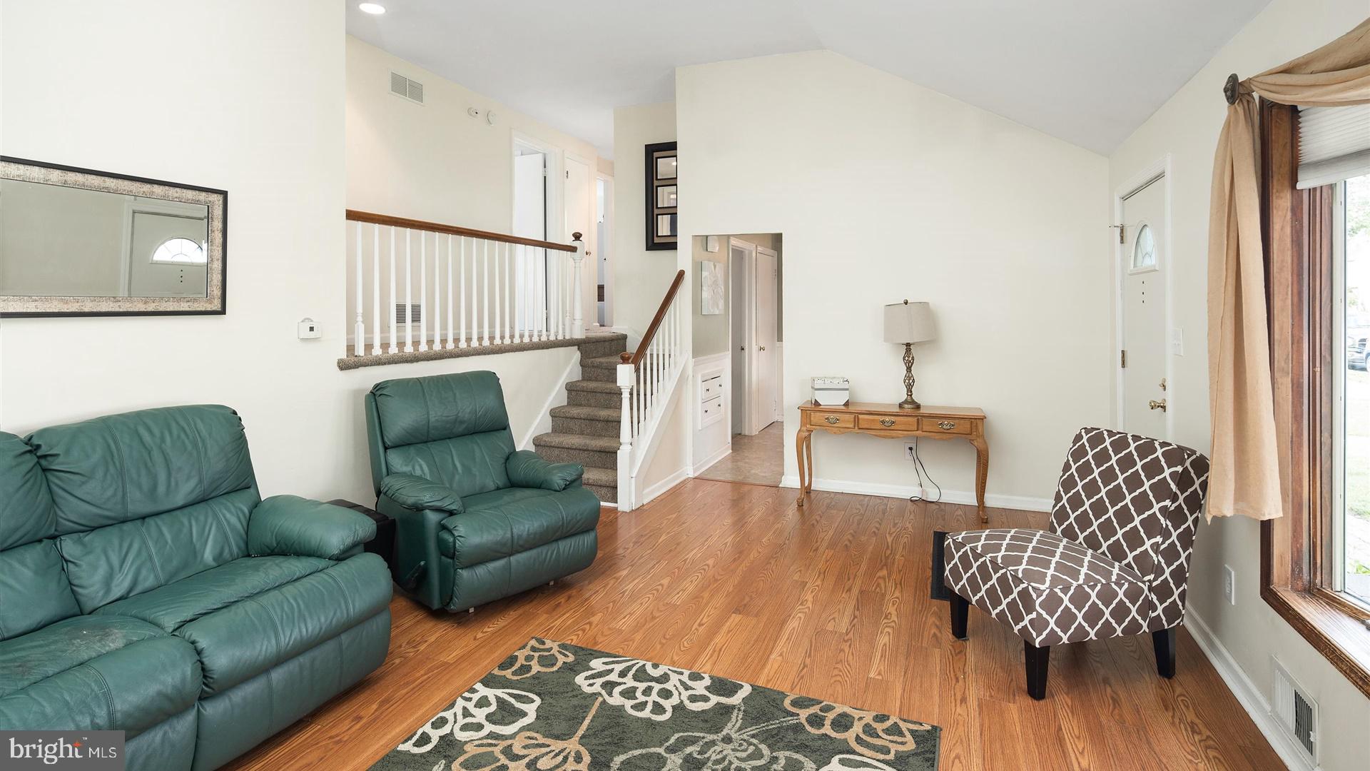 7 Constance Drive Hamilton, NJ 08620 - Photo 6 of 32