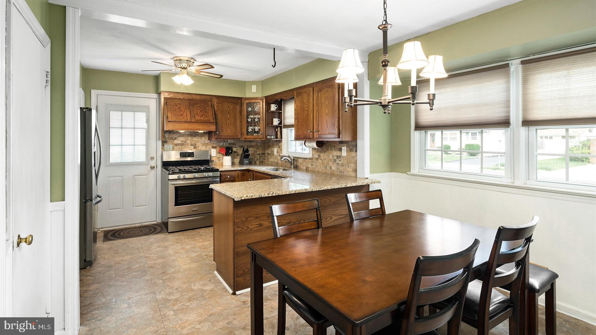 7 Constance Drive Hamilton, NJ 08620 - Photo 7 of 32 Open Kitchen and Dining Floorplan