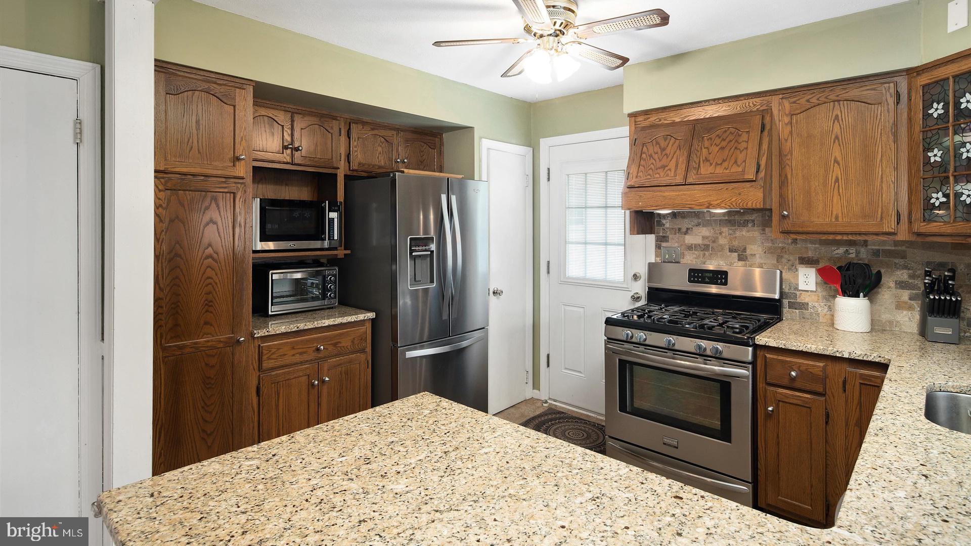 7 Constance Drive Hamilton, NJ 08620 - Photo 9 of 32 New Granite Countertops and Tile Backsplash