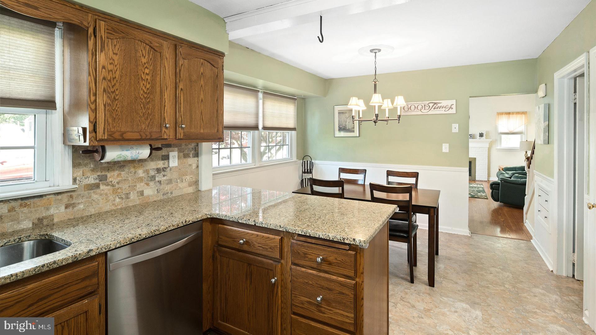 7 Constance Drive Hamilton, NJ 08620 - Photo 10 of 32