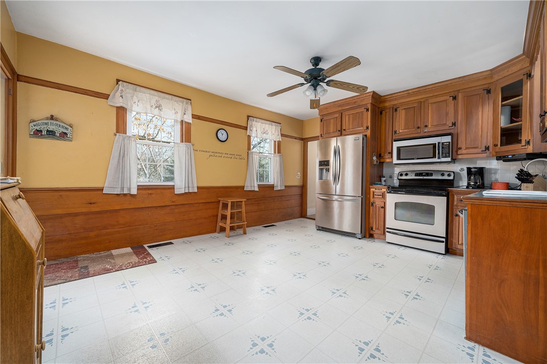 294 Stillwater Road Smithfield, RI 02917 - Photo 4 of 44 Gallery Image 4