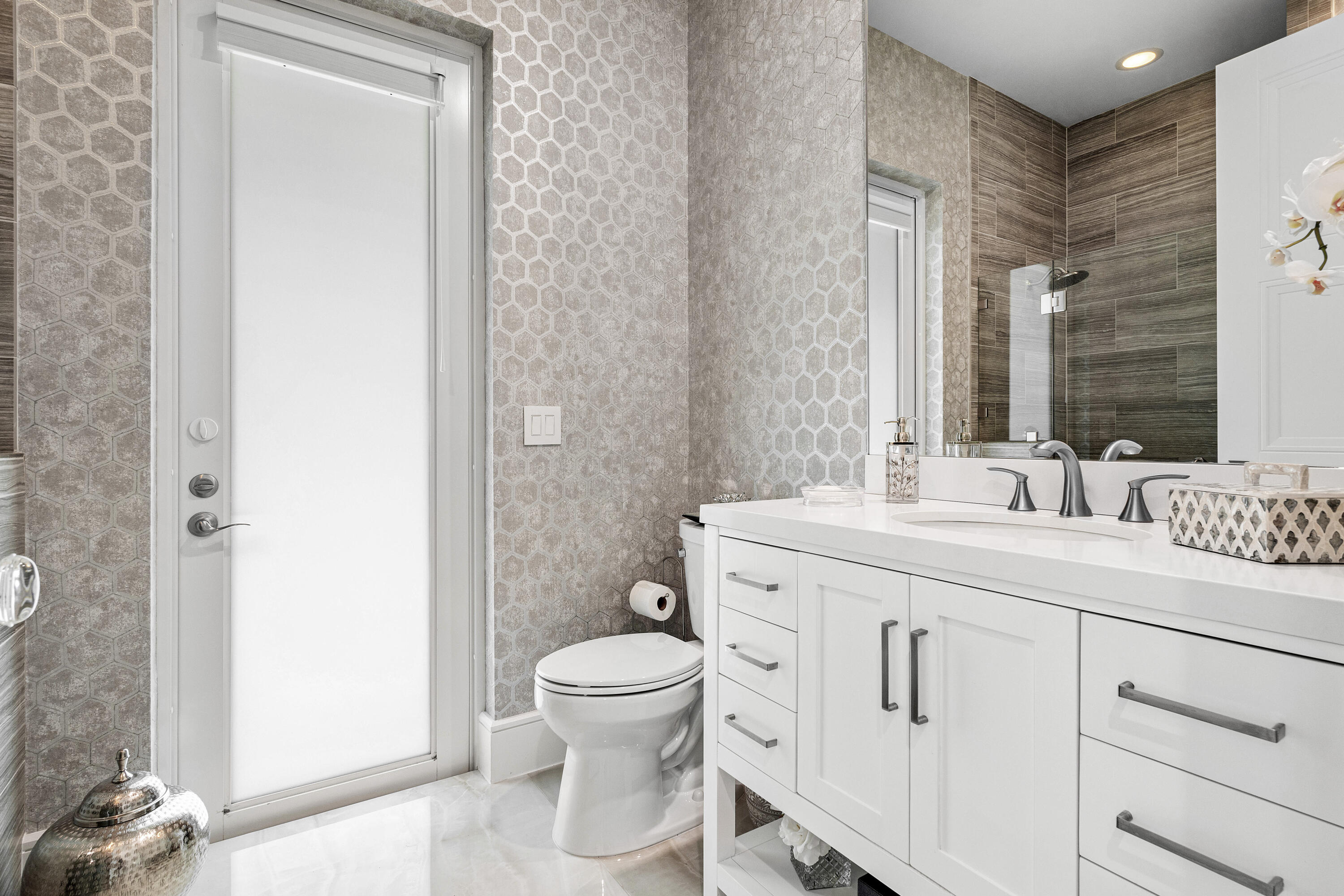 6373 Montesito Street Boca Raton, FL 33496 - Photo 14 of 32 Full bath