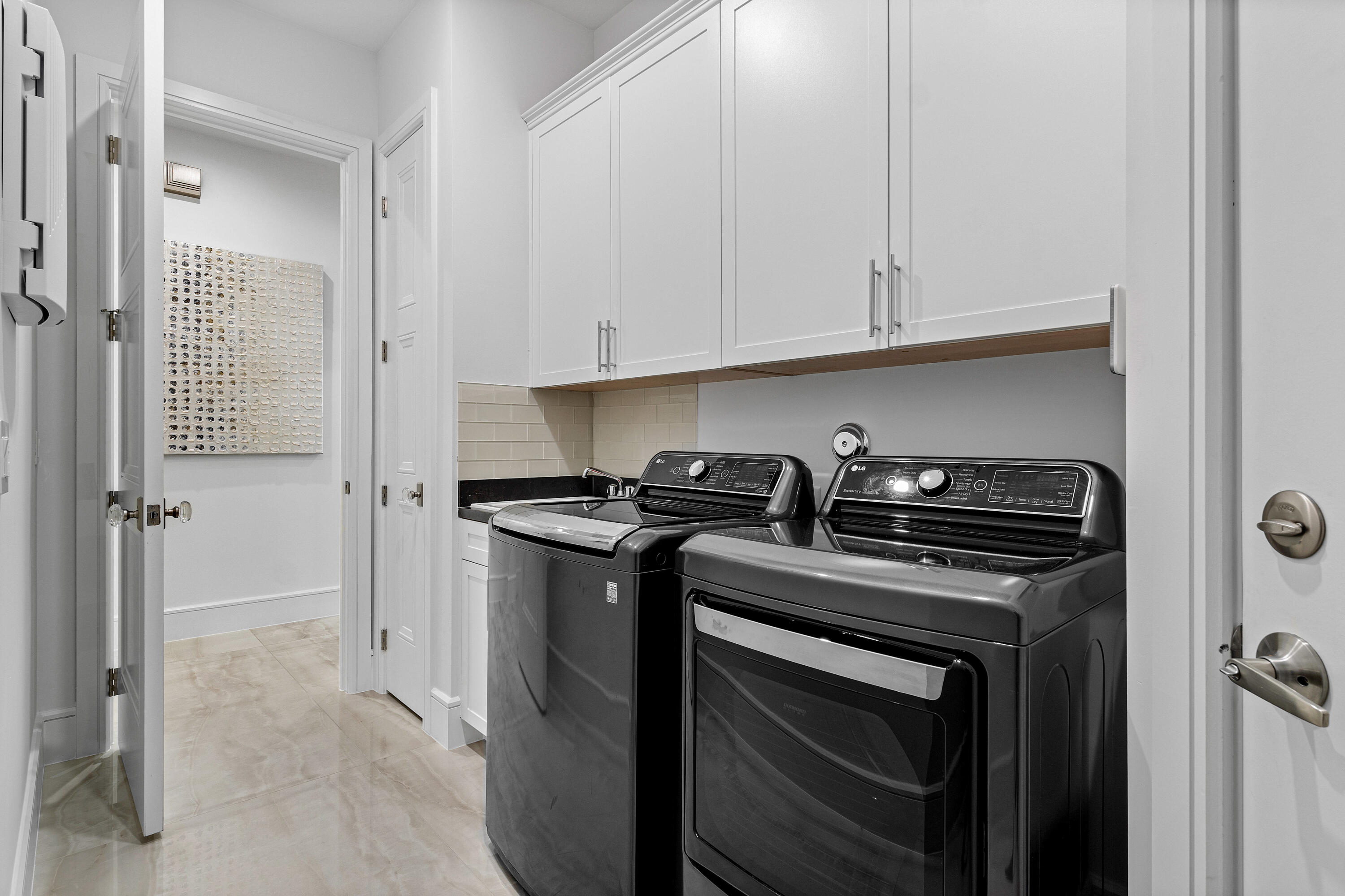 6373 Montesito Street Boca Raton, FL 33496 - Photo 28 of 32 Laundry Room