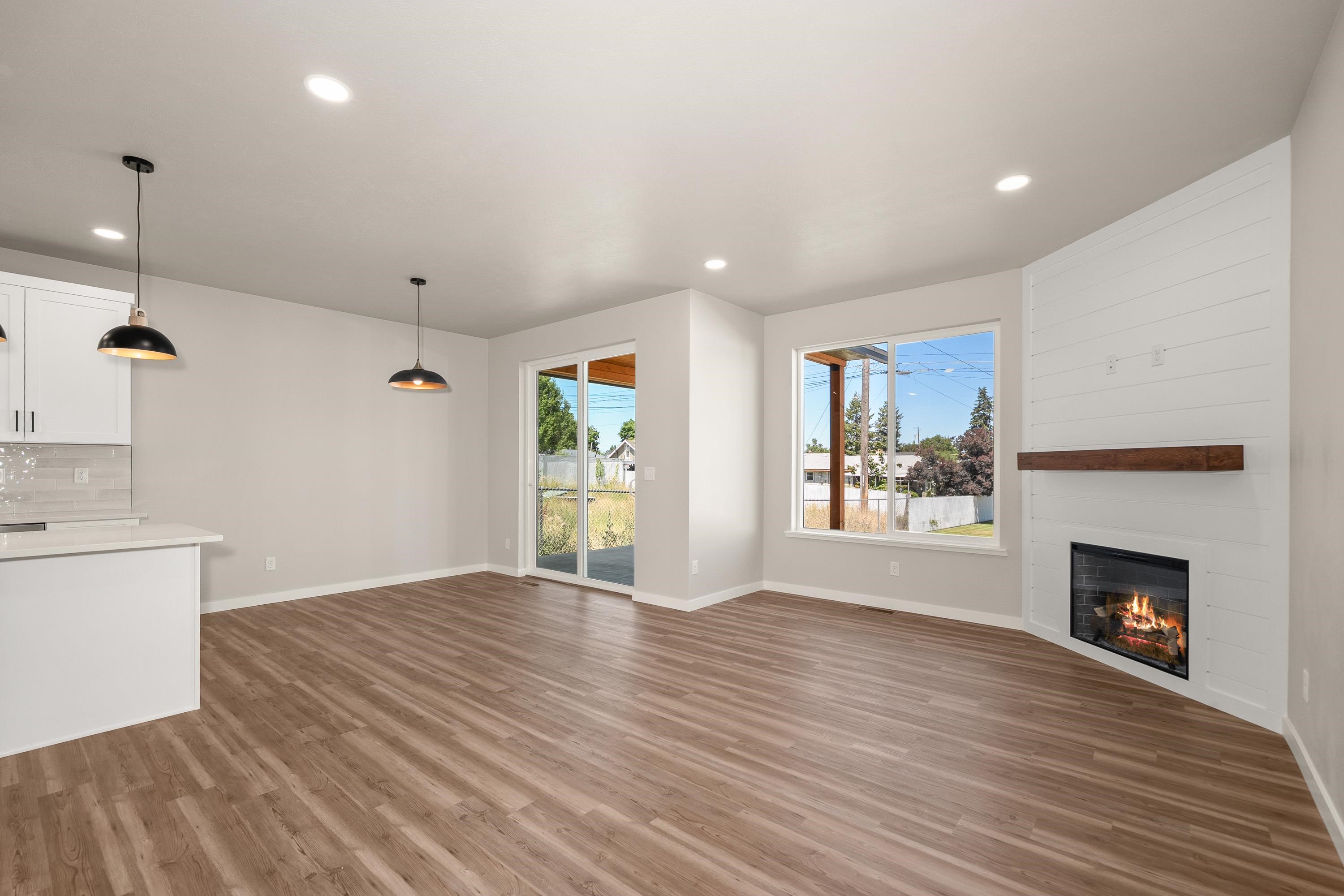 2011 East Longfellow Avenue Spokane, WA 99207 - Photo 7 of 40