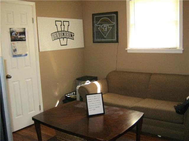 155 North Greenhill Road Mount Juliet, TN 37122 - Photo 10 of 16 One of three bedrooms, can be used as an office or guest room.