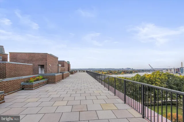 $409,900 | 560 N Street Southwest, Unit N803, Washington, DC 20024