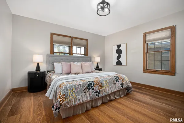 $2,400 | 205 West Glen Avenue, Peoria, IL 61614