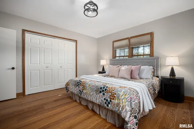 $2,400 | 205 West Glen Avenue, Peoria, IL 61614