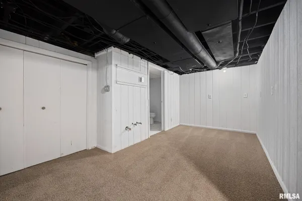 $2,400 | 205 West Glen Avenue, Peoria, IL 61614