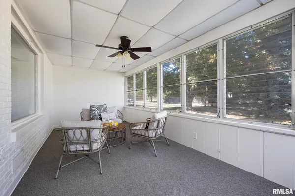 $2,400 | 205 West Glen Avenue, Peoria, IL 61614