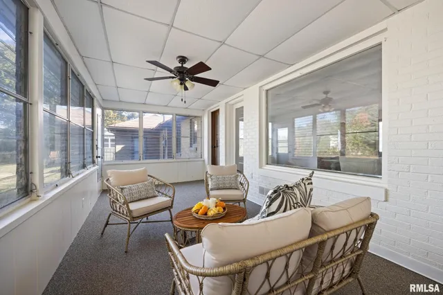 $2,400 | 205 West Glen Avenue, Peoria, IL 61614