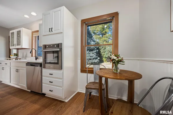 $2,400 | 205 West Glen Avenue, Peoria, IL 61614