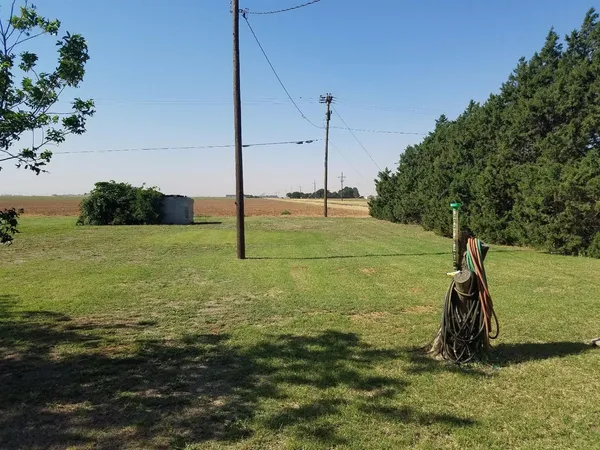 $1,250 | 8902 East County Road 7700, Slaton, TX 79364