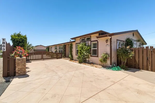 $795,000 | 1863 Alessandro Trail, Vista, CA 92084