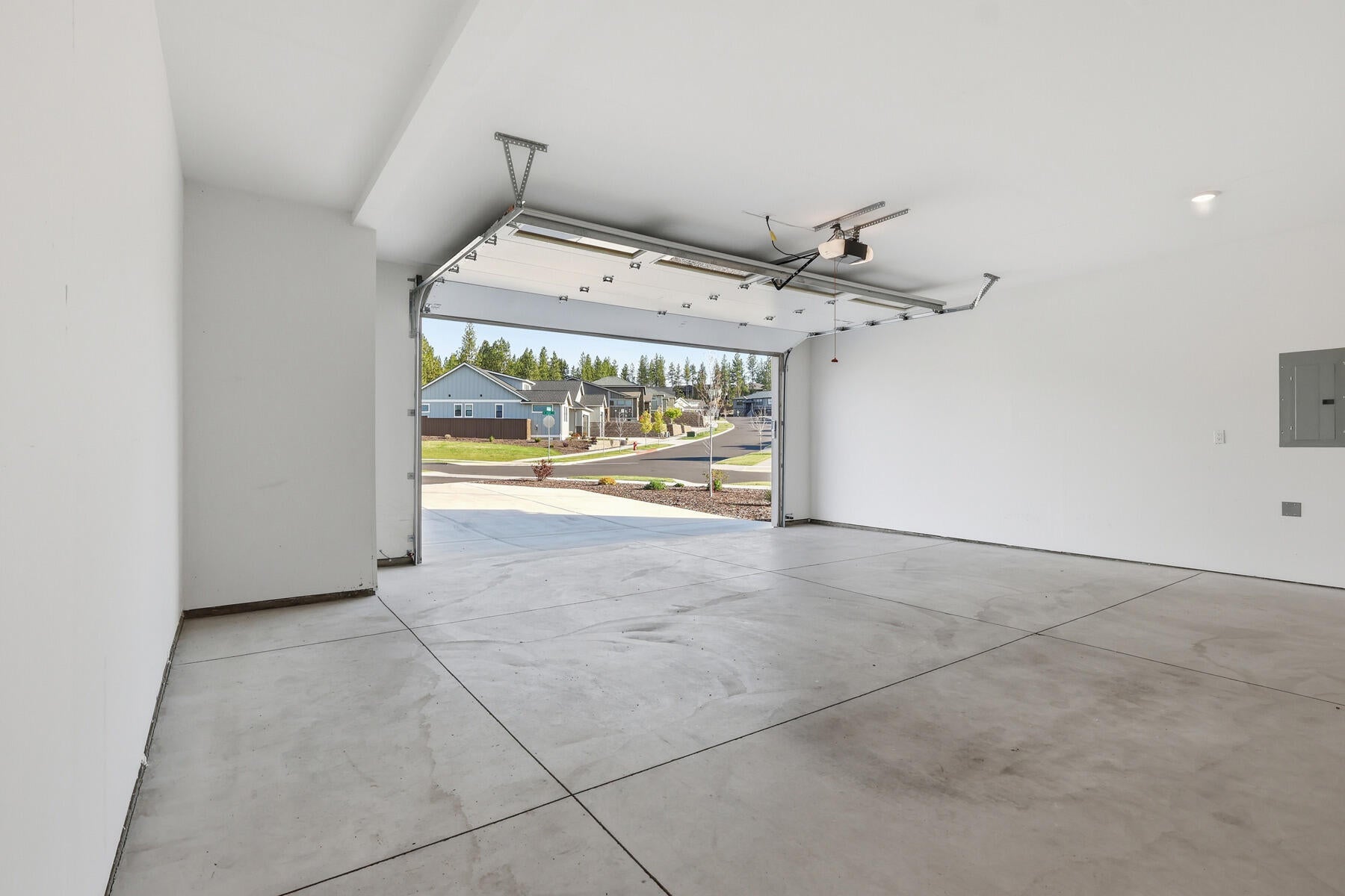 2288 Northwest Skyline Ranch Road Bend, OR 97703 - Photo 52 of 71 55_garage