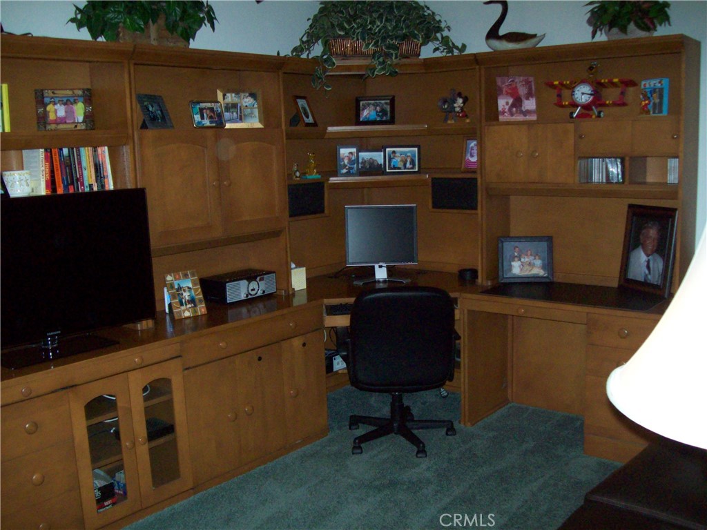 13784 Gunsmoke Road Moorpark, CA 93021 - Photo 9 of 30 Gallery Image 9