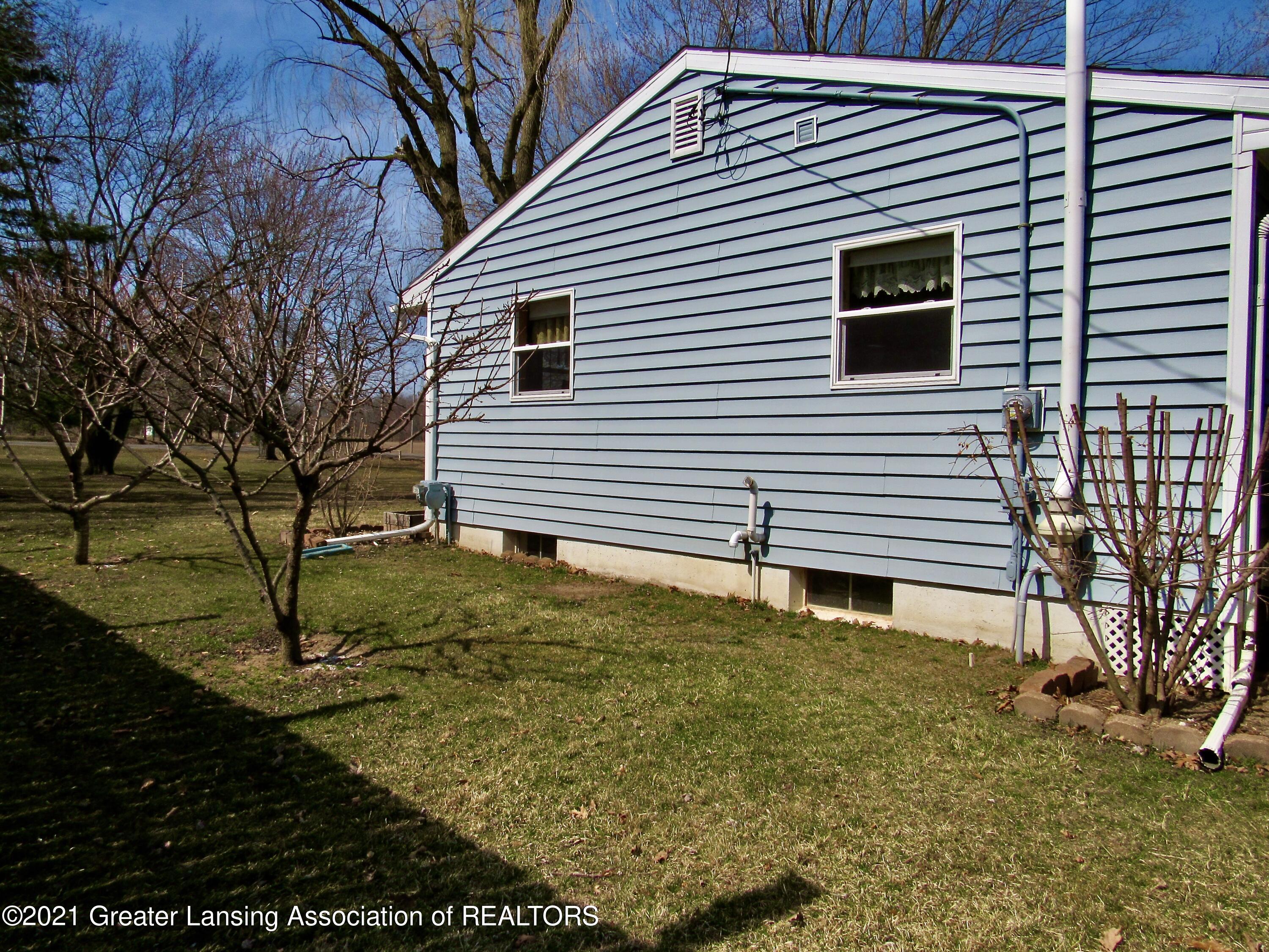 751 Fields Road Dansville, MI 48819 - Photo 2 of 38 outside south