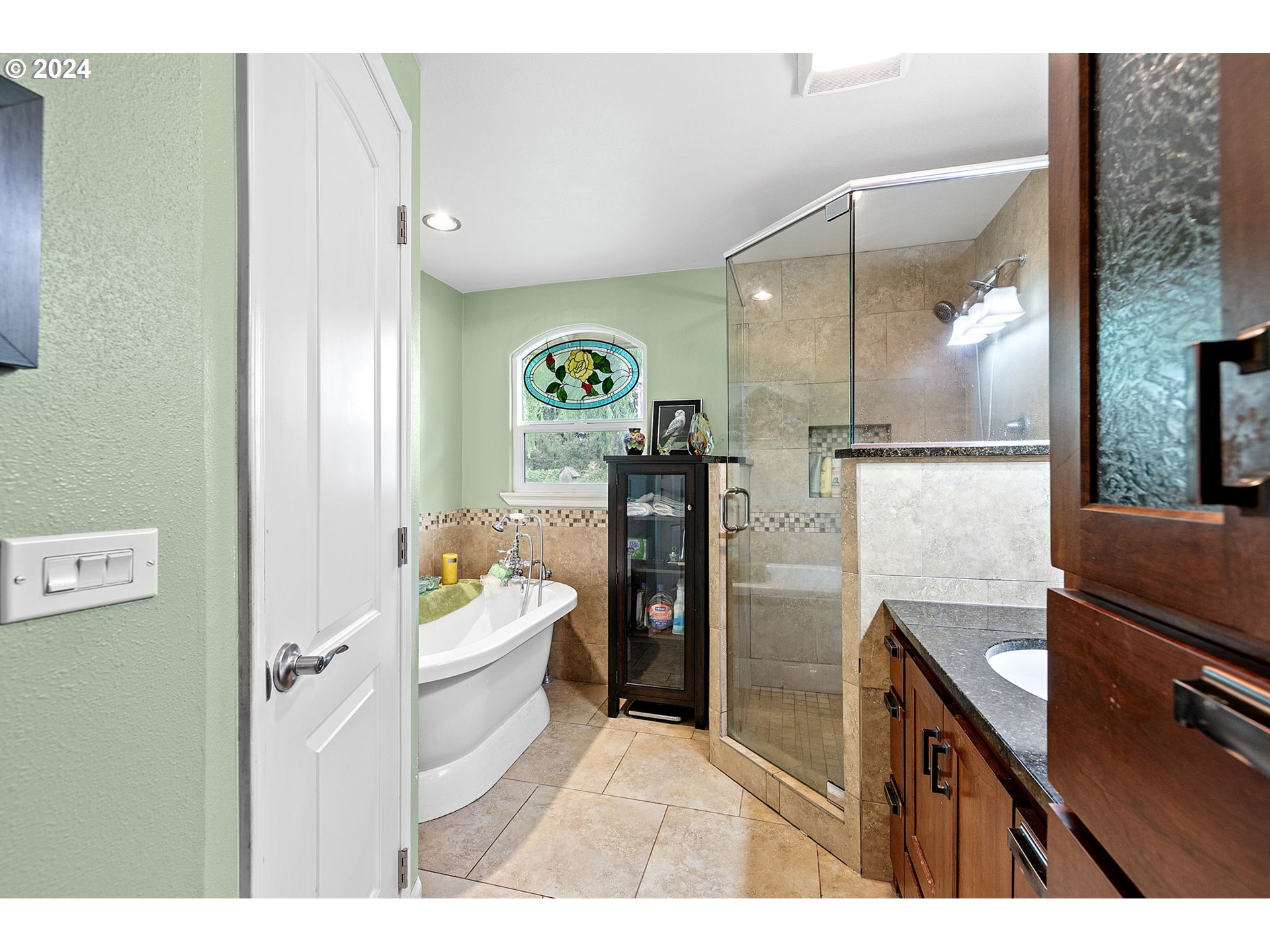 2990 Hyacinth Street Eugene, OR 97404 - Photo 21 of 47 a kitchen with a refrigerator and a sink