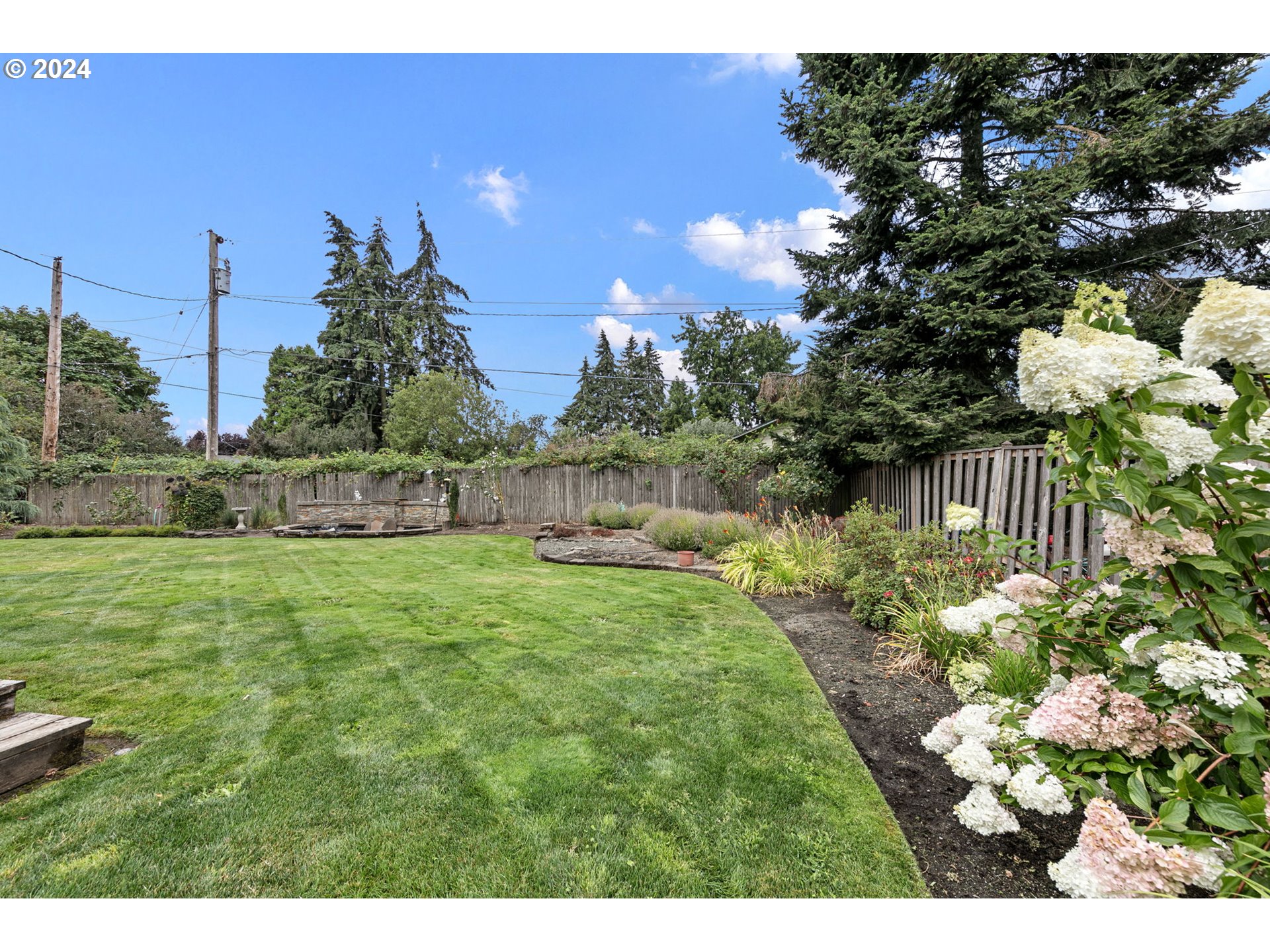 2990 Hyacinth Street Eugene, OR 97404 - Photo 37 of 47 a view of yard with green space