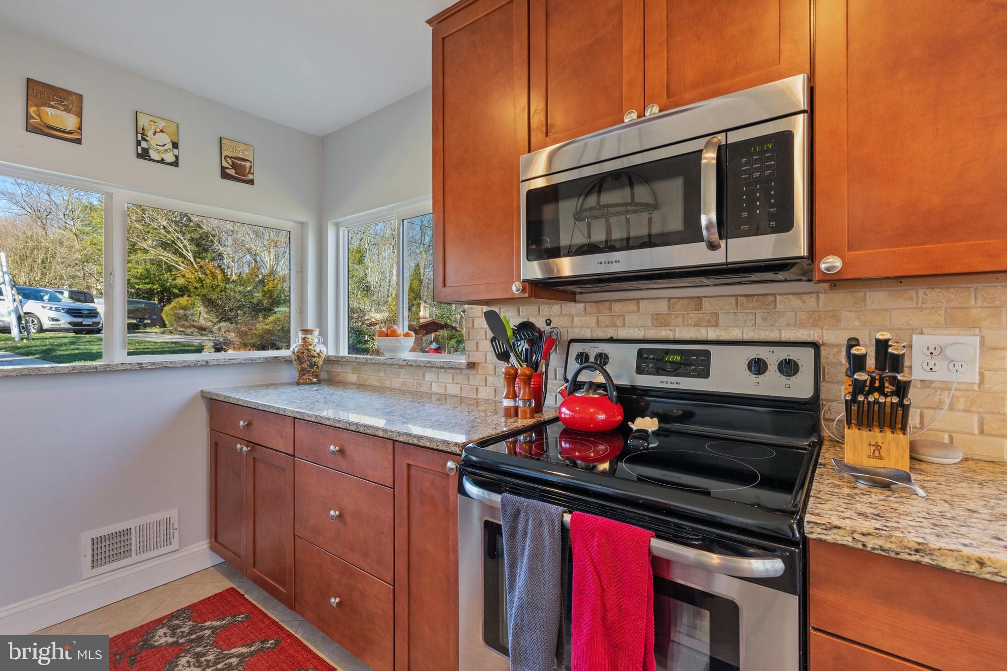 7701 Martel Place Springfield, VA 22152 - Photo 7 of 49 Gallery Image 7