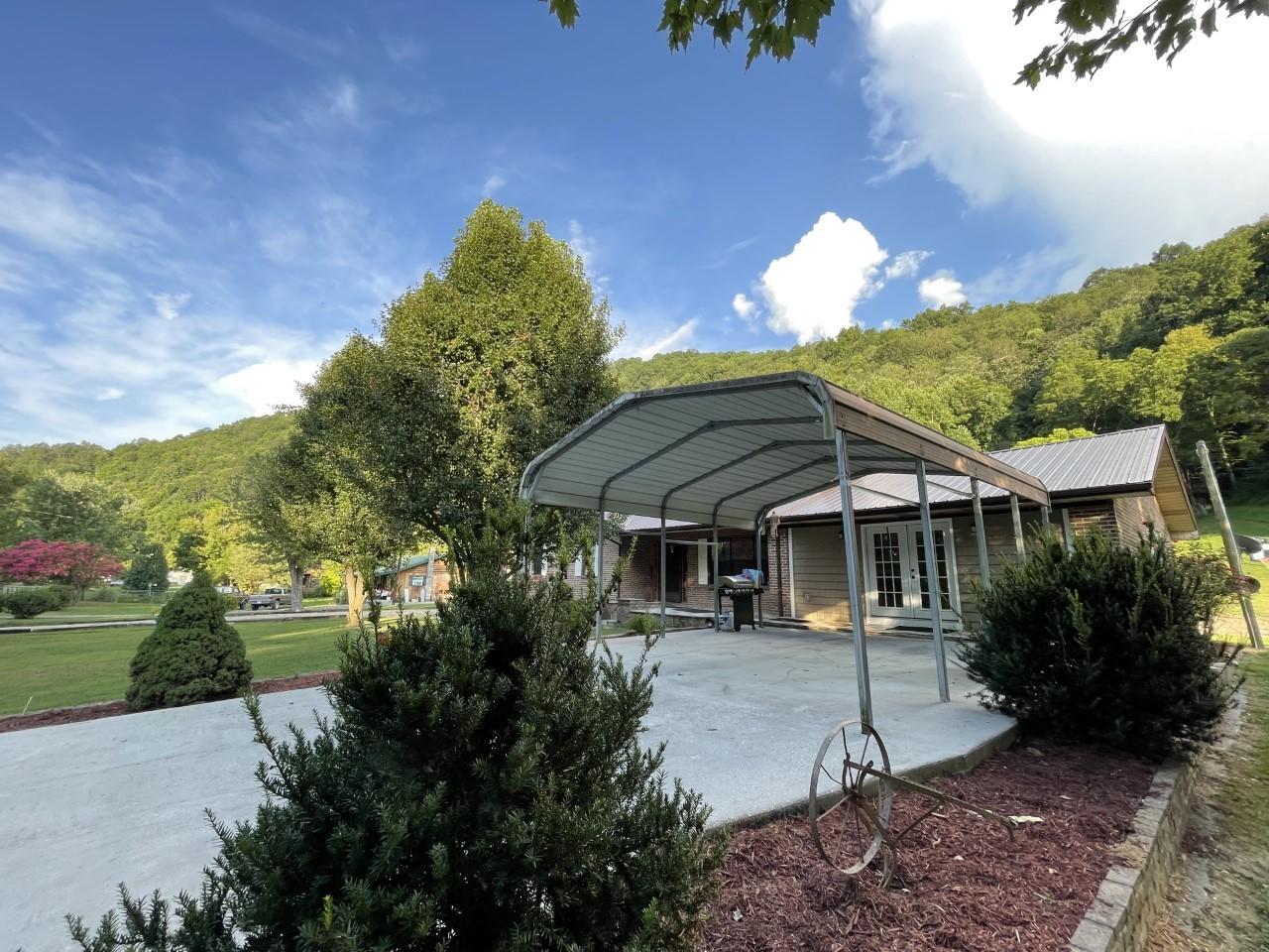 888 Blue Mill Road Del Rio, TN 37727 - Photo 3 of 26 stoke house side