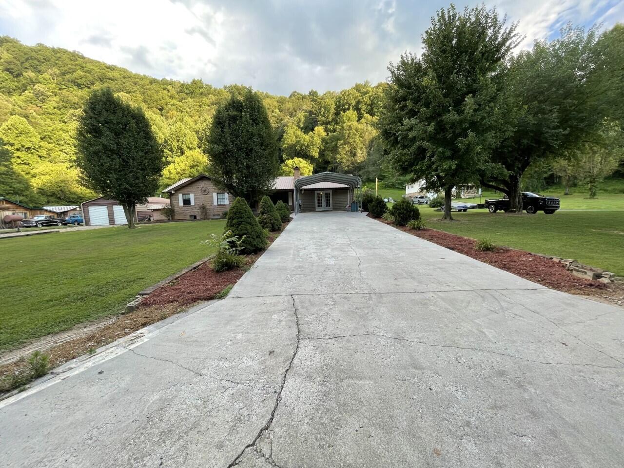 888 Blue Mill Road Del Rio, TN 37727 - Photo 4 of 26 stoke main house