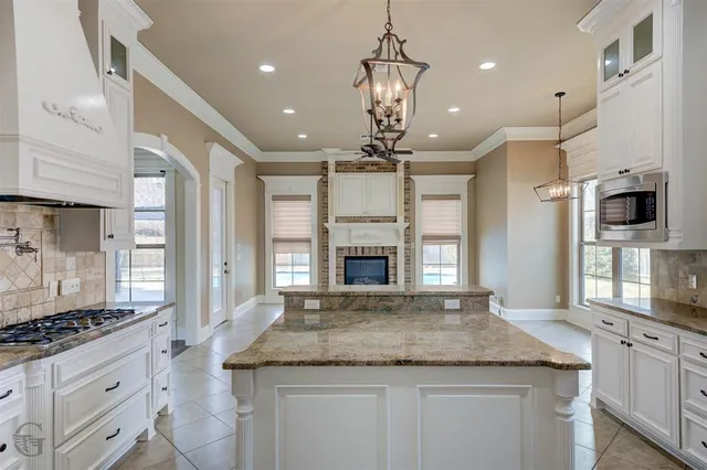 $590,000 | 9572 Rochel Drive, Shreveport, LA 71115