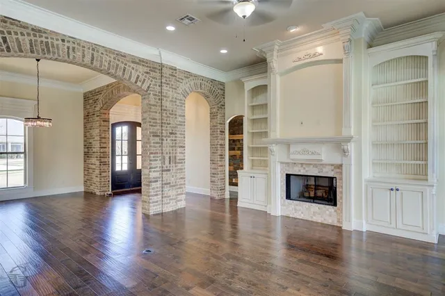 $590,000 | 9572 Rochel Drive, Shreveport, LA 71115