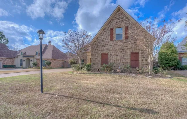 $590,000 | 9572 Rochel Drive, Shreveport, LA 71115
