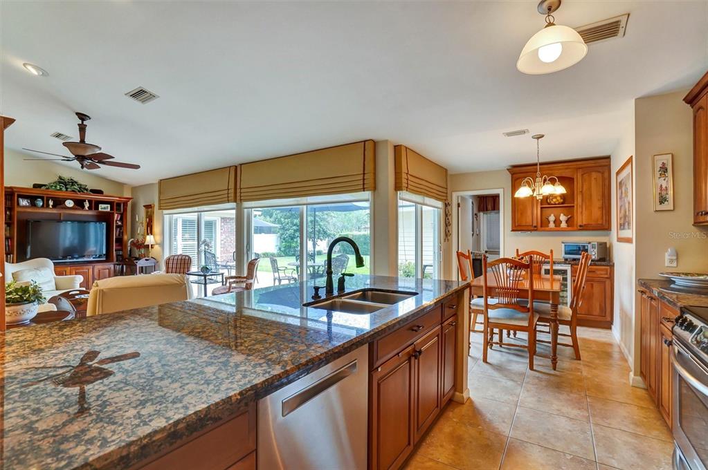 11816 Lipsey Road Tampa, FL 33618 - Photo 18 of 50