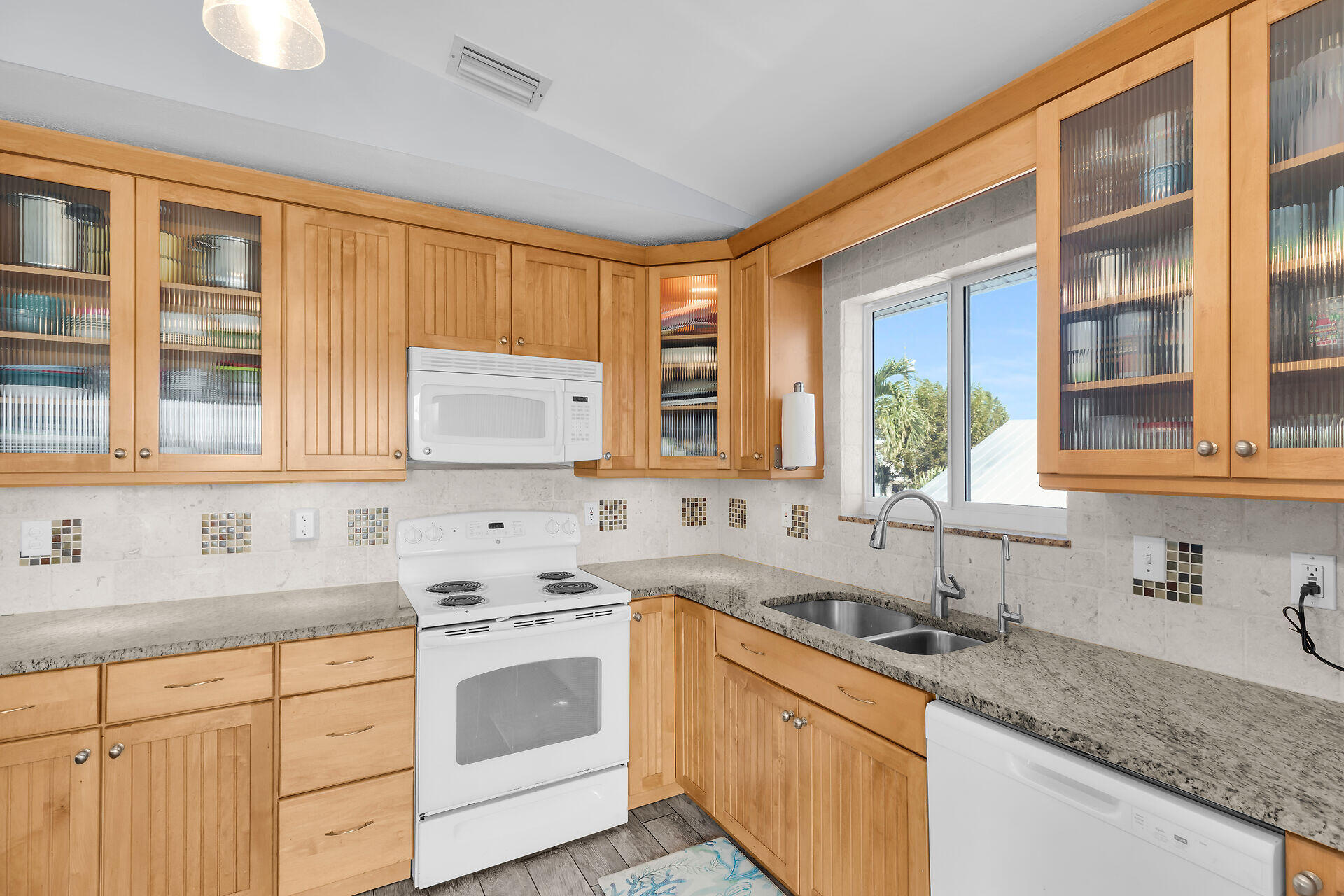 119 Primrose Lane Long Key, FL 33001 - Photo 17 of 43 Kitchen