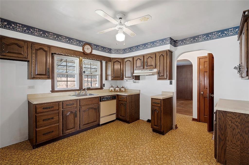 159 Freeport Road Butler, PA 16002 - Photo 8 of 25