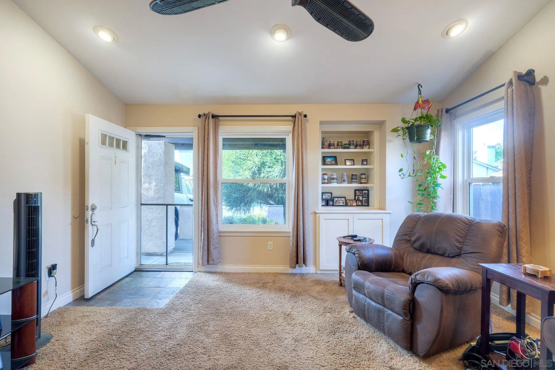 14217 Sutter Mill Way Poway, CA 92064 - Photo 8 of 30