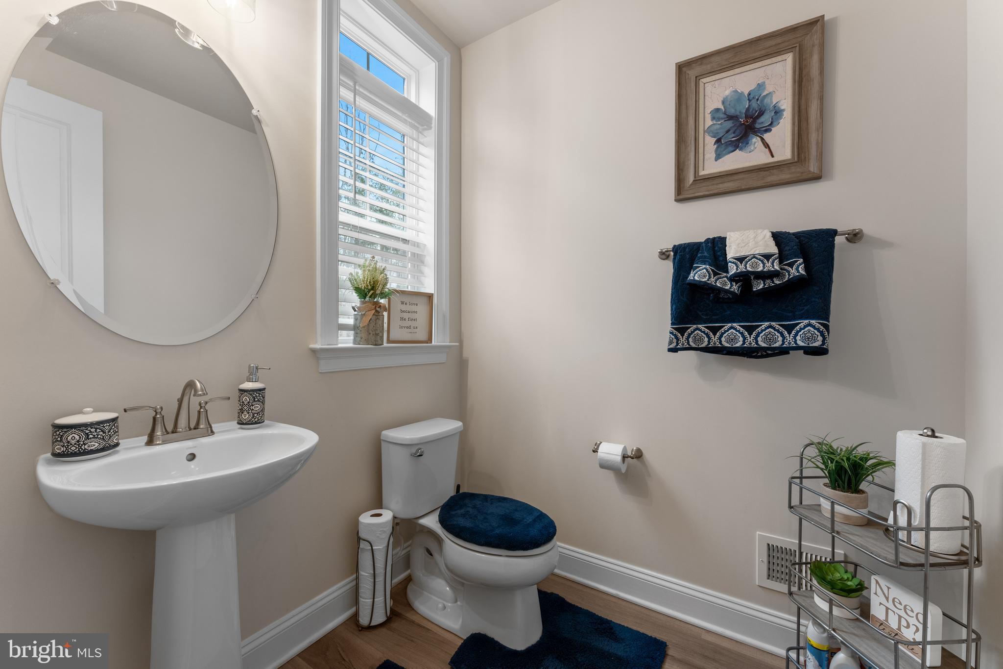 13882 Trinity Pond Lane Manassas, VA 20112 - Photo 21 of 69 a bathroom with a toilet a sink and a mirror