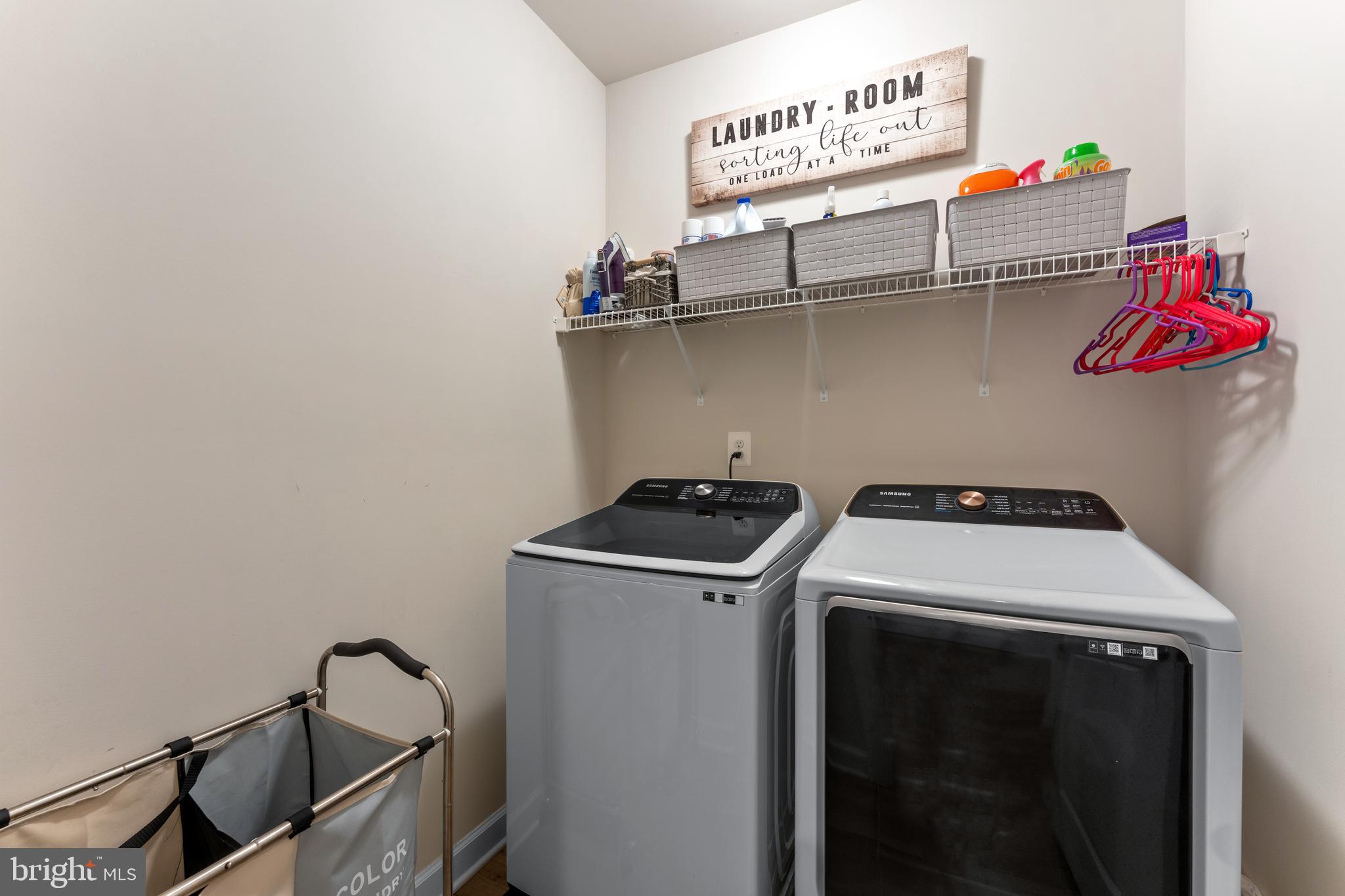 13882 Trinity Pond Lane Manassas, VA 20112 - Photo 52 of 69 a utility room with dryer and washer