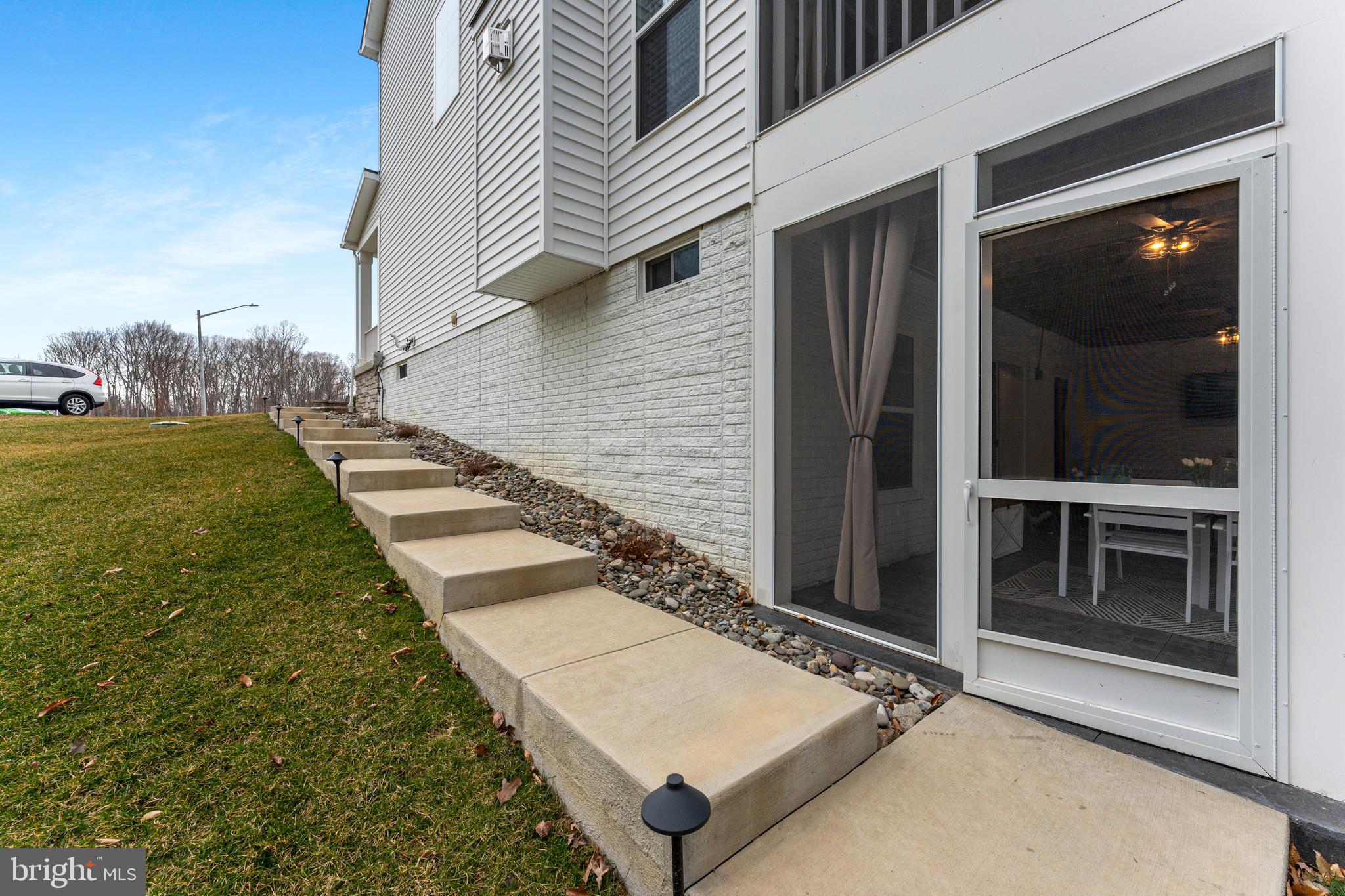 13882 Trinity Pond Lane Manassas, VA 20112 - Photo 65 of 69 a view of an entryway of the house