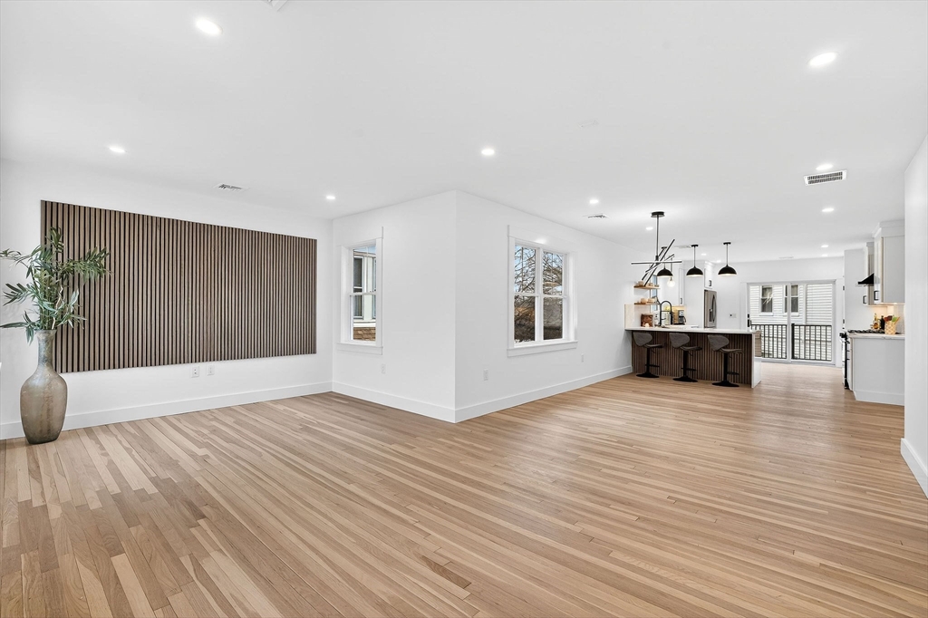 27 Laurel Street, Unit 27 Watertown, MA 02472 - Photo 4 of 23