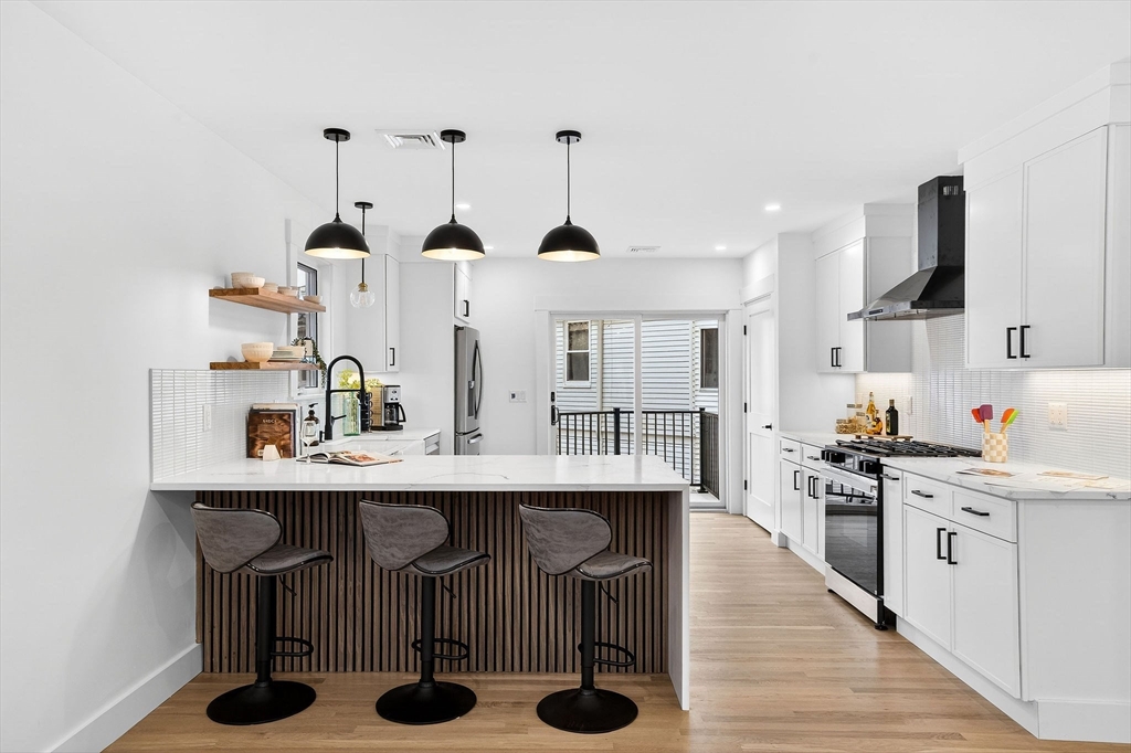 27 Laurel Street, Unit 27 Watertown, MA 02472 - Photo 5 of 23