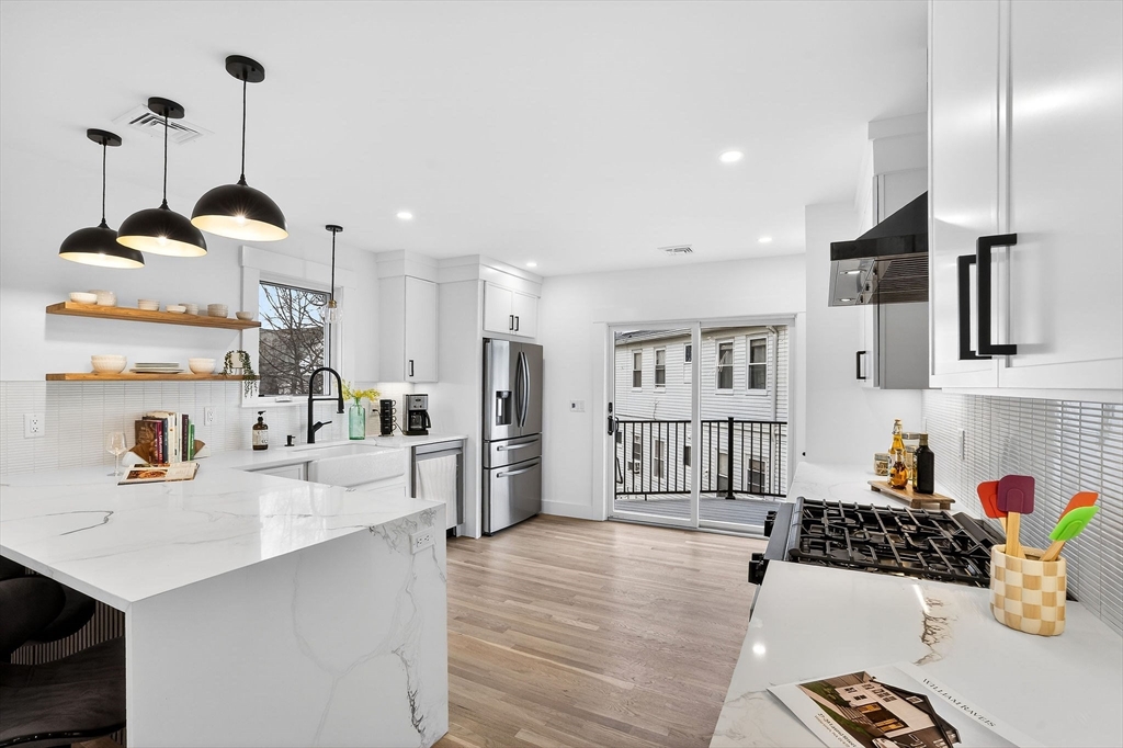 27 Laurel Street, Unit 27 Watertown, MA 02472 - Photo 6 of 23