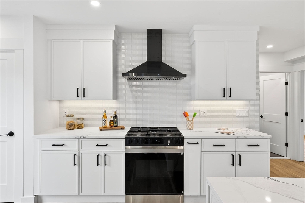 27 Laurel Street, Unit 27 Watertown, MA 02472 - Photo 8 of 23